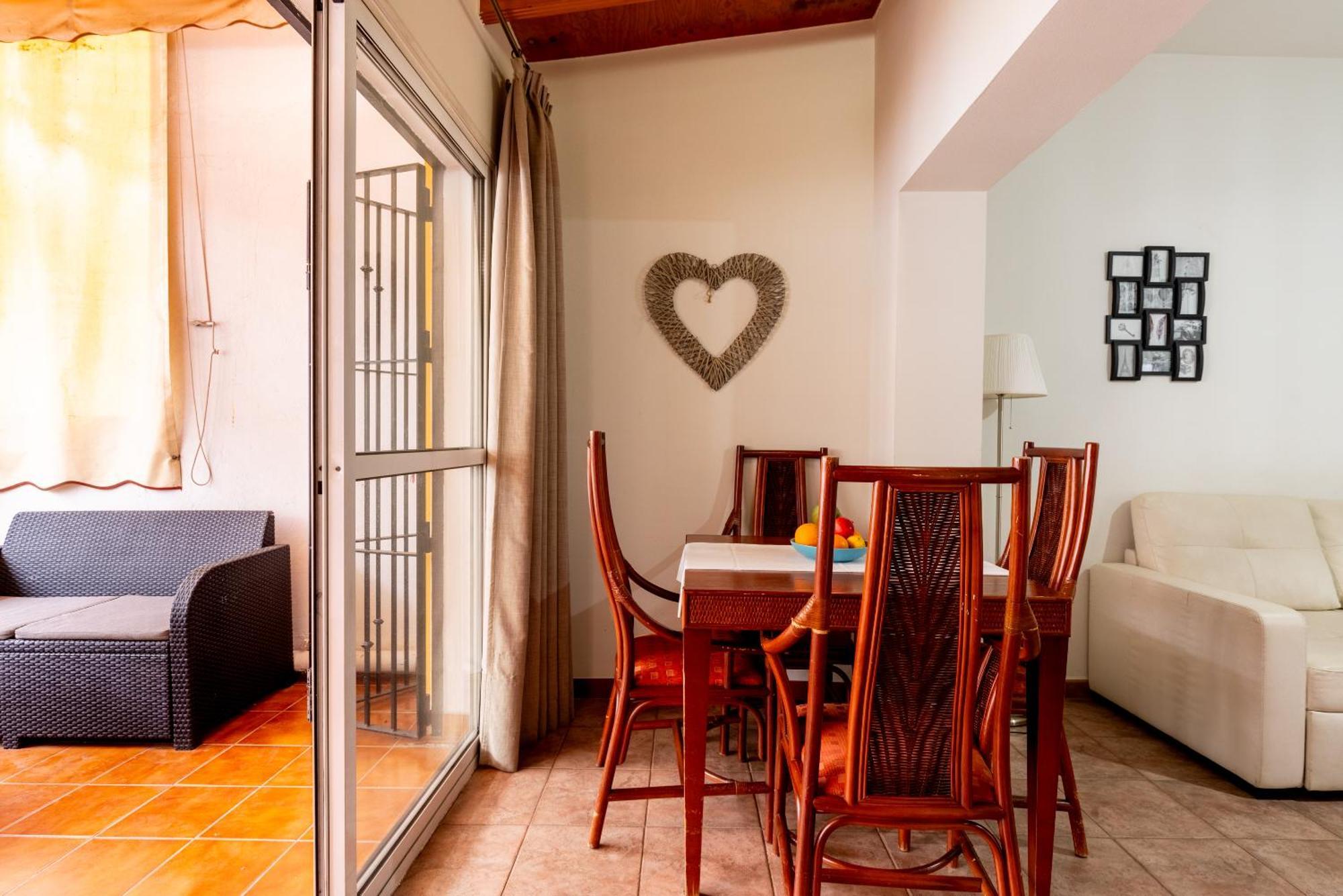 Aoa Casa Triana Familiar Con Terraza Apartment เซบีญา ภายนอก รูปภาพ