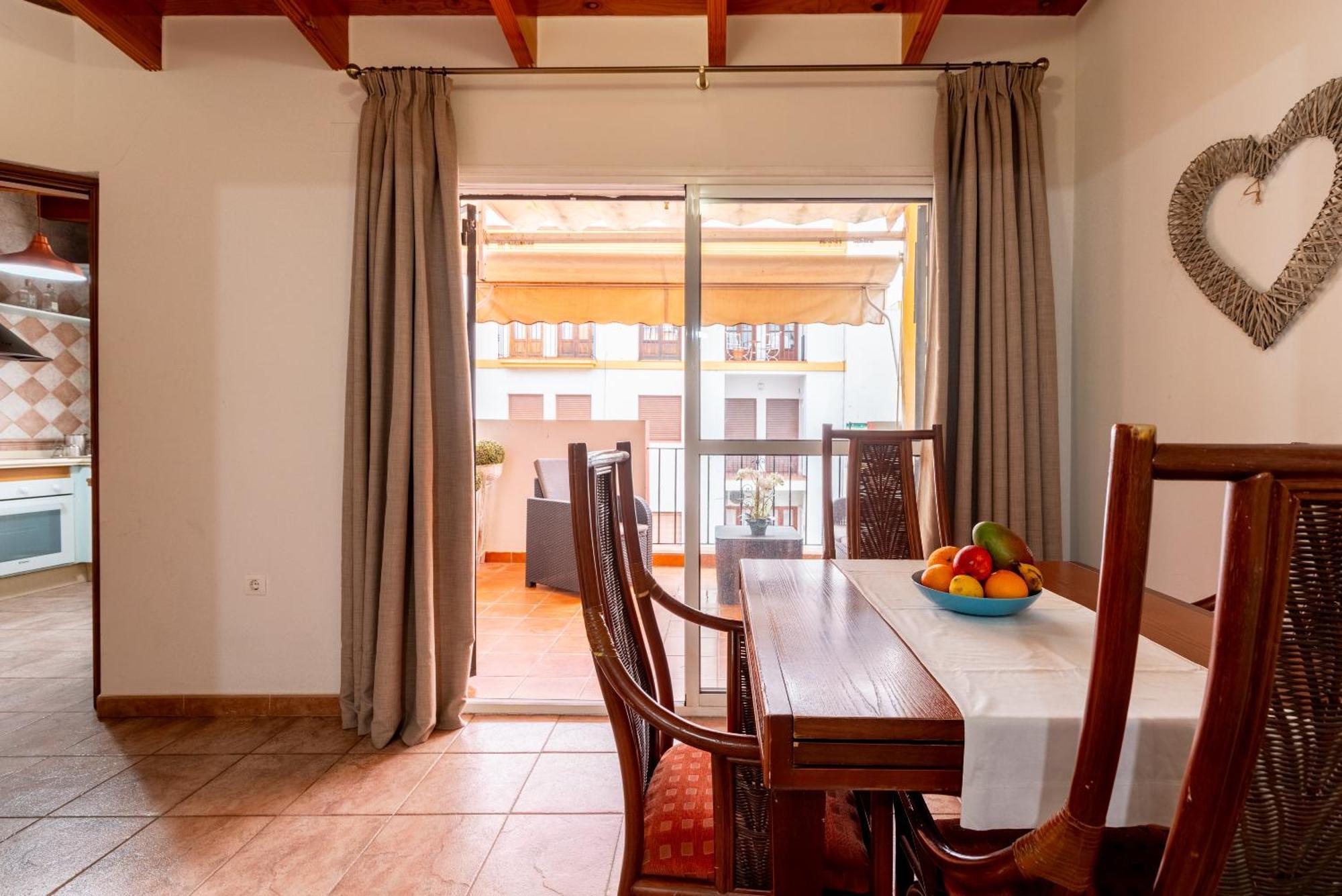 Aoa Casa Triana Familiar Con Terraza Apartment เซบีญา ภายนอก รูปภาพ